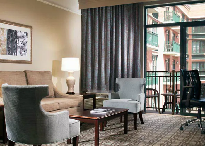 3 star hotels Courtyard By Marriott Savannah Downtown - Historic District